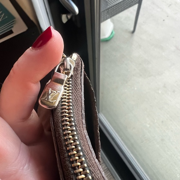 Louis Vuitton Monogram Key Clés Key Chain Pouch DAMAGED - Picture 4 of 6